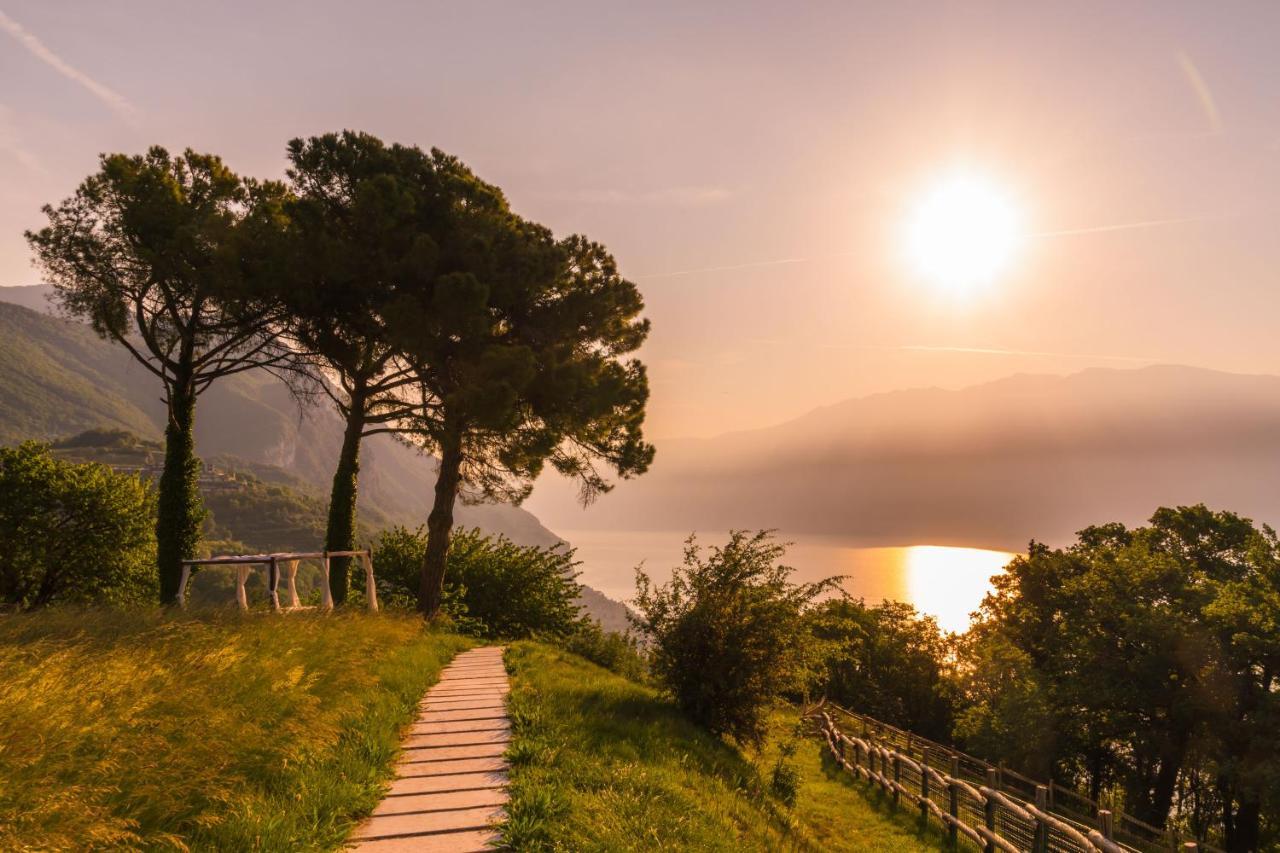 Boutique Hotel Villa Sostaga Gargnano Eksteriør billede