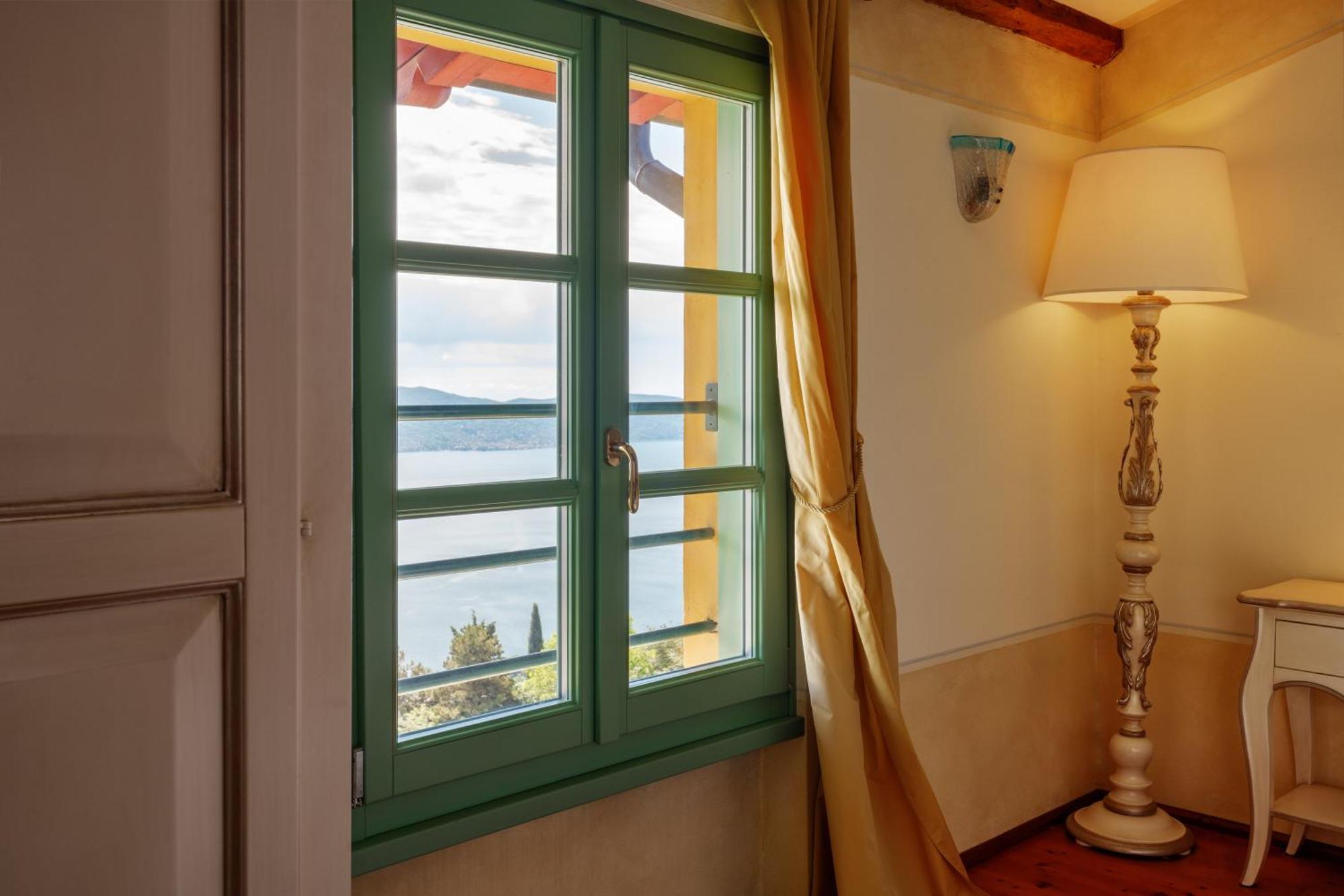 Boutique Hotel Villa Sostaga Gargnano Eksteriør billede